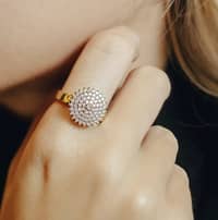 ANEL EM OURO AMARELO COM BRILHANTES 0,70 CTS ARO18